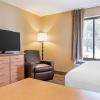 extended stay america select suites detroit warren