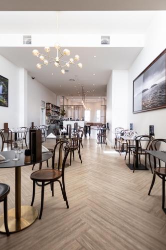 deep blue hotel and hot springs