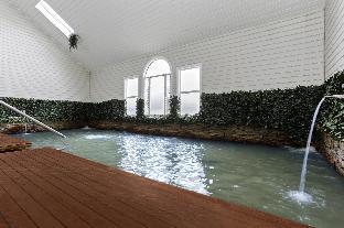 deep blue hotel and hot springs