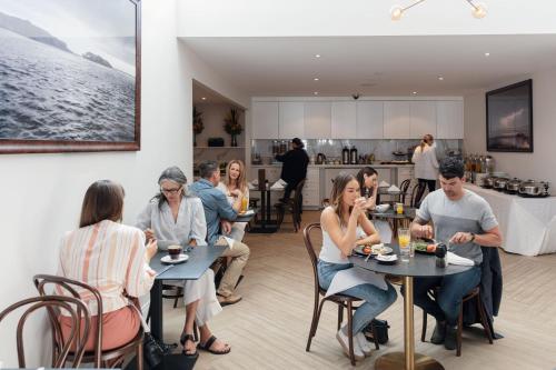 deep blue hotel and hot springs