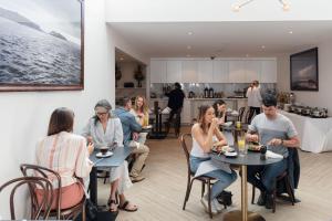 deep blue hotel and hot springs