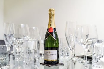 avari apartments grays collection