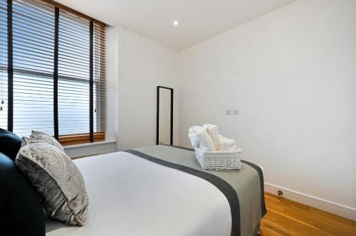 avari apartments grays collection