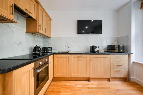 avari apartments grays collection