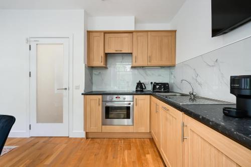 avari apartments grays collection