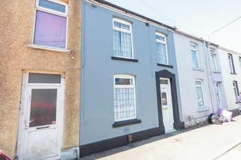 Sandfields House,,4 star