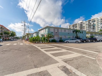 Two Bedroom Apartment,7842 Abbott Ave,2 star