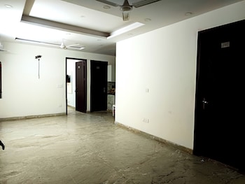 hotel diamond stay nizamuddin railway st