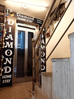 hotel diamond stay nizamuddin railway st