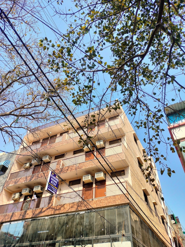hotel diamond stay nizamuddin railway st