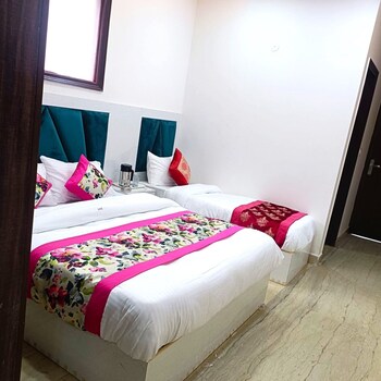 hotel diamond stay nizamuddin railway st