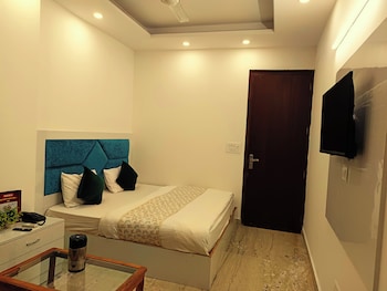 hotel diamond stay nizamuddin railway st