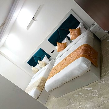 hotel diamond stay nizamuddin railway st