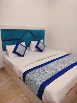 hotel diamond stay nizamuddin railway st