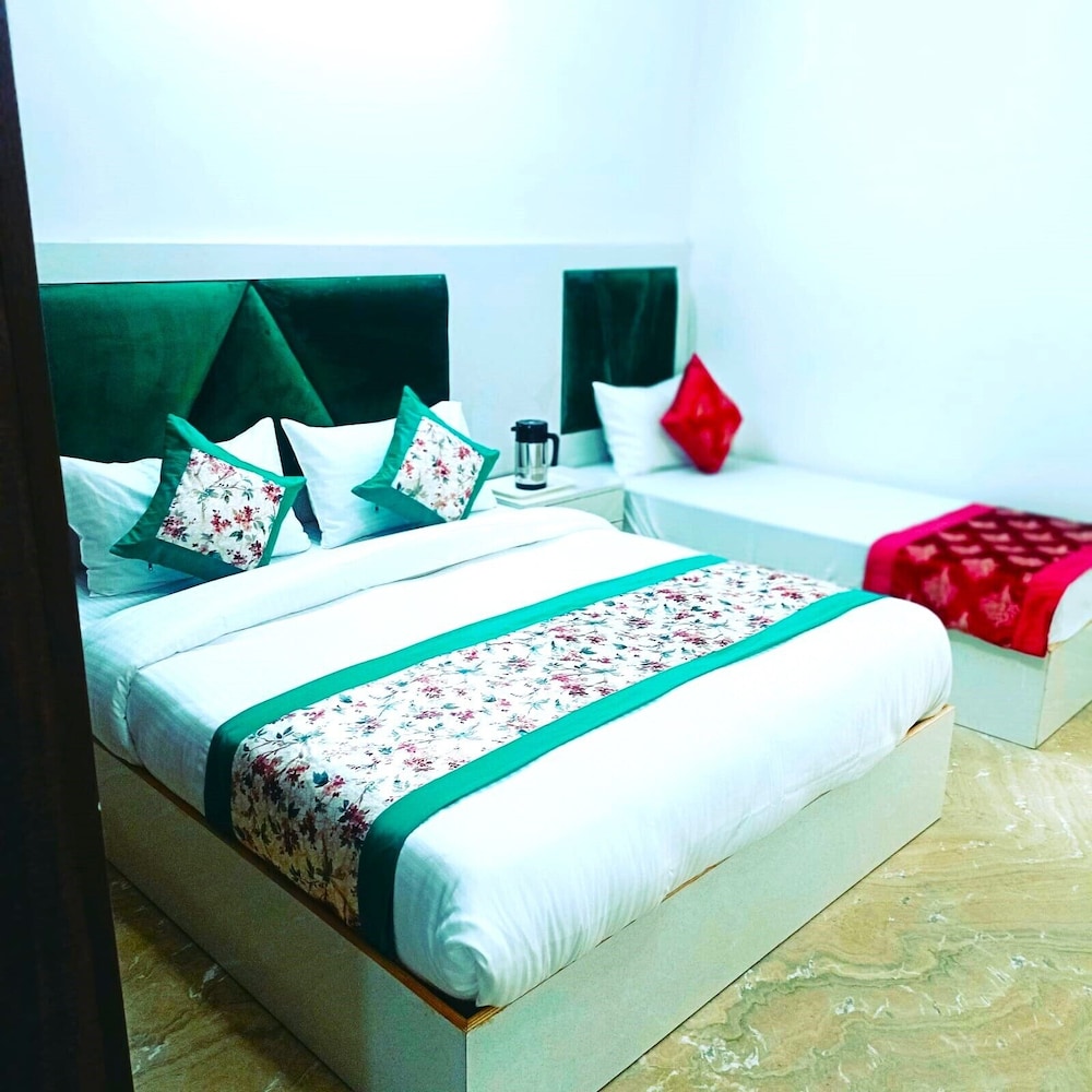 hotel diamond stay nizamuddin railway st