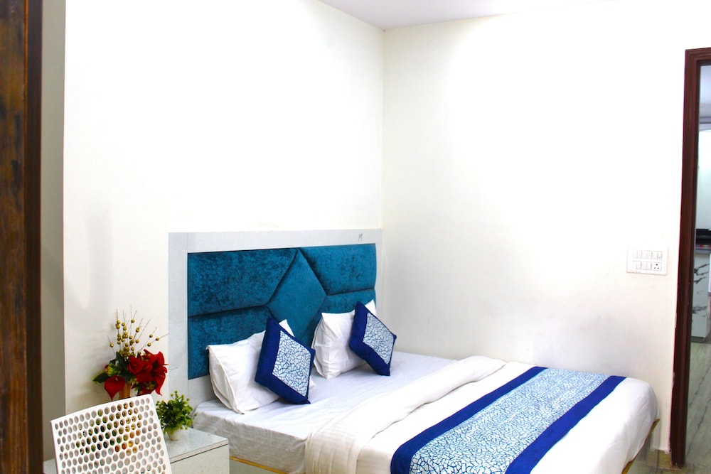 hotel diamond stay nizamuddin railway st