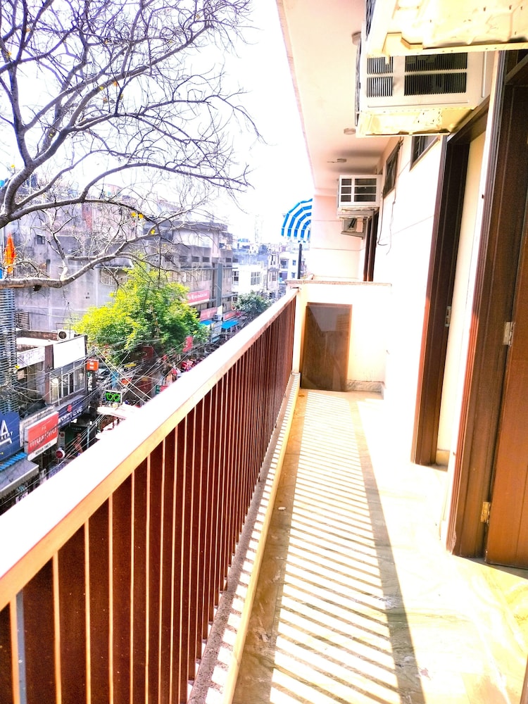 hotel diamond stay nizamuddin railway st