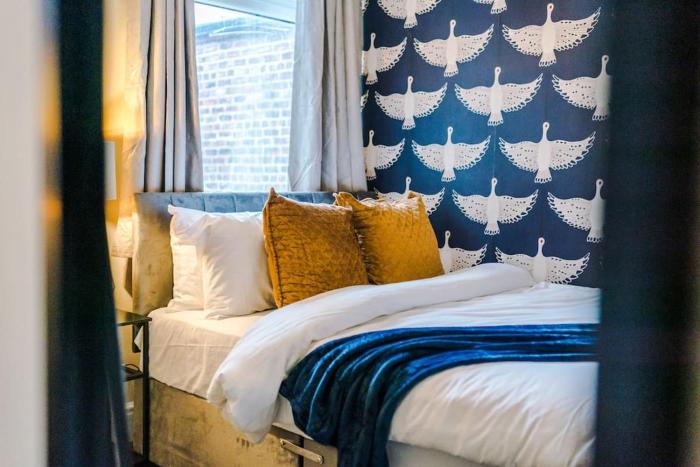 salford sanctuary 5 bed house