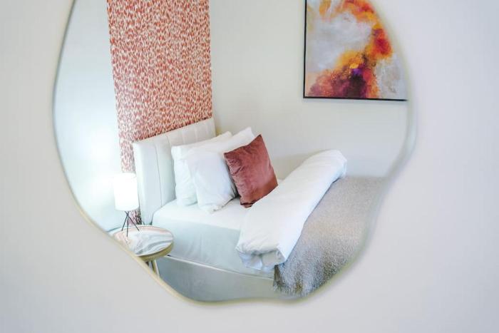 salford sanctuary 5 bed house