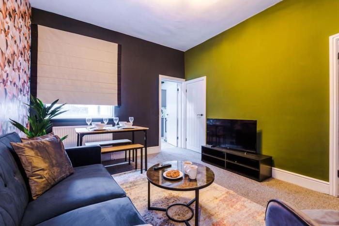 salford sanctuary 5 bed house