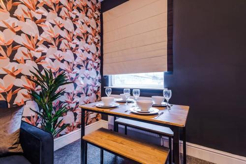 salford sanctuary 5 bed house