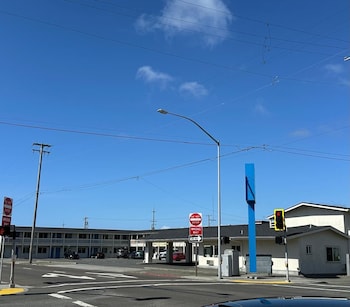beachside inn