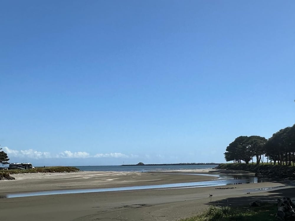 beachside inn