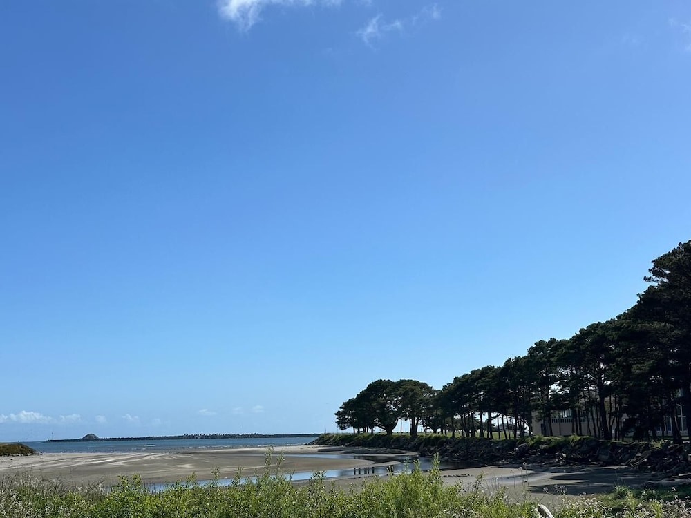 beachside inn