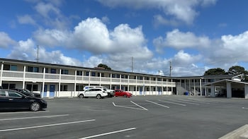 beachside inn