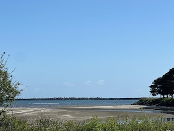 beachside inn
