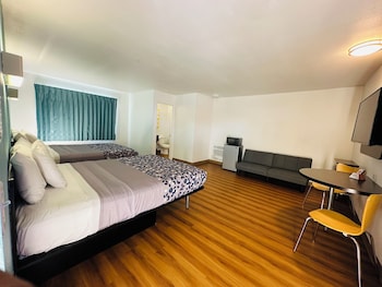 Beachside Inn,119 L St,2 star