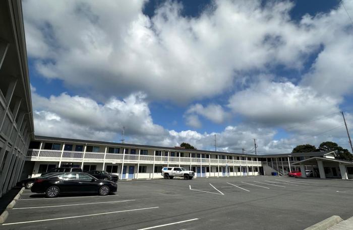 beachside inn