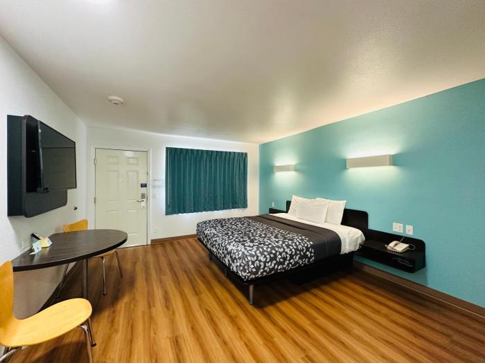 beachside inn