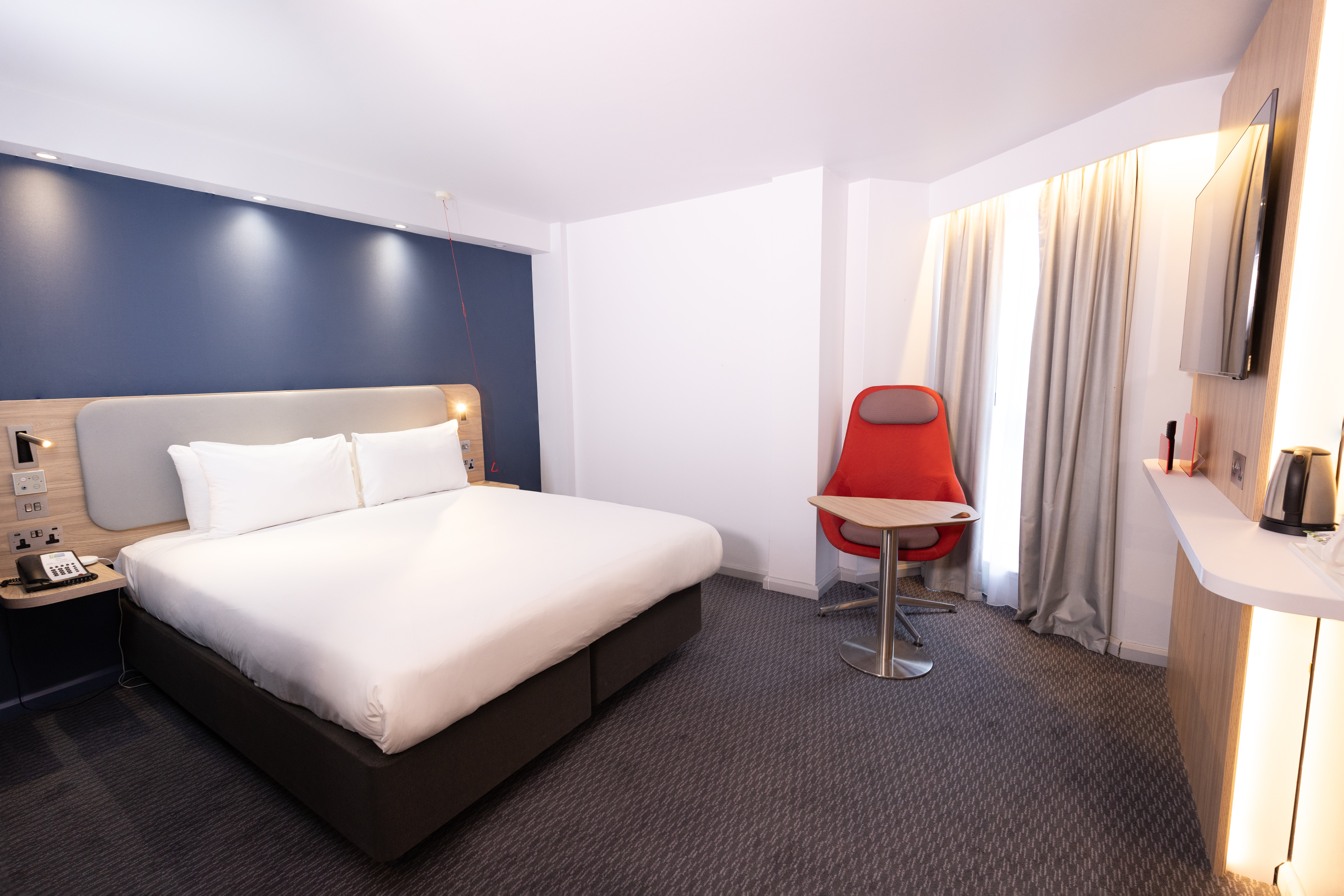 holiday inn express windsor by ihg