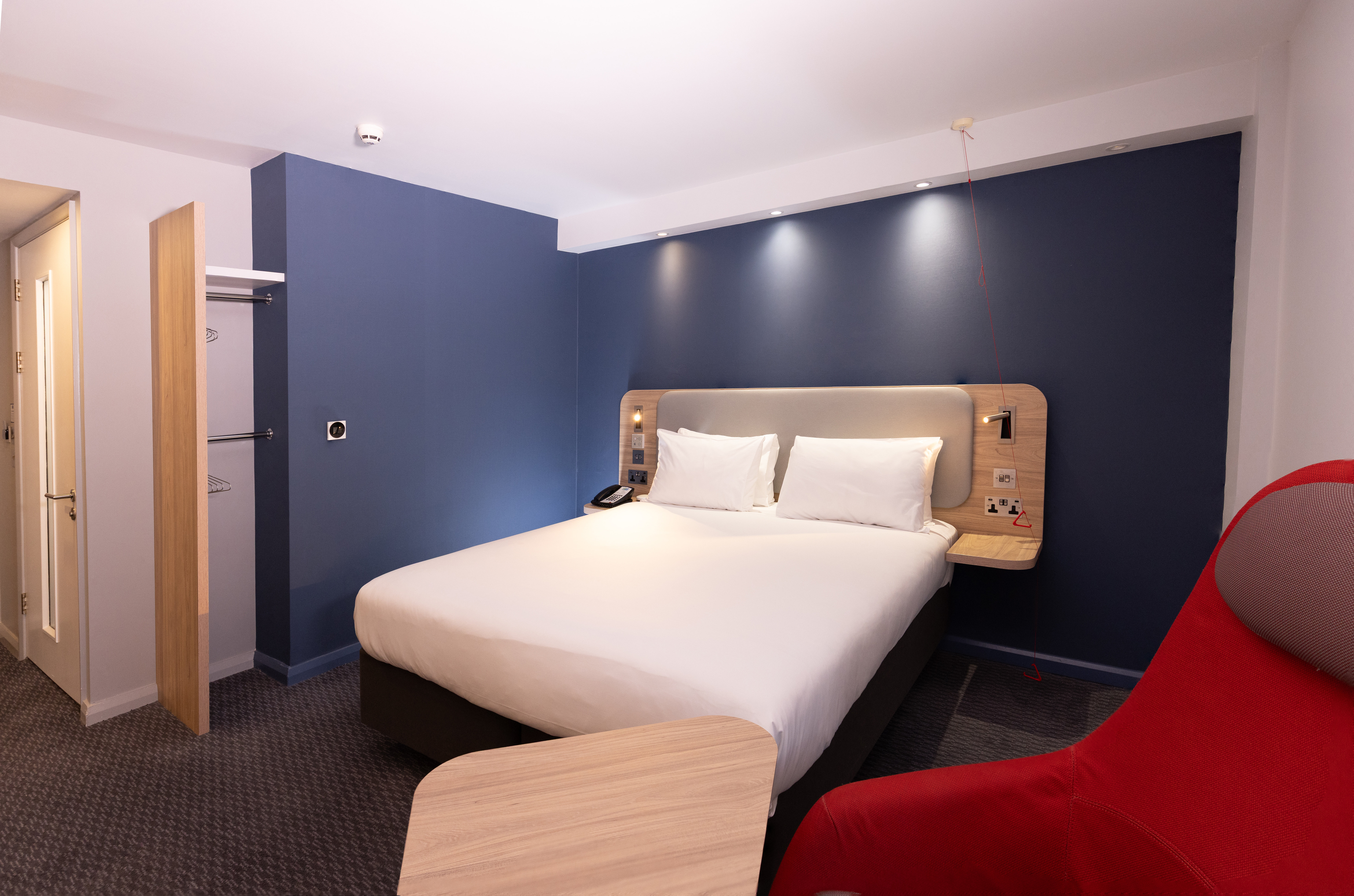 holiday inn express windsor by ihg