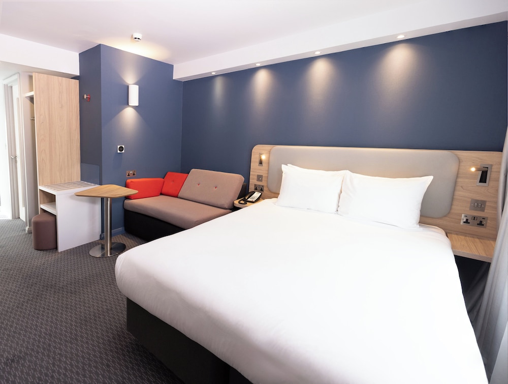 holiday inn express windsor by ihg