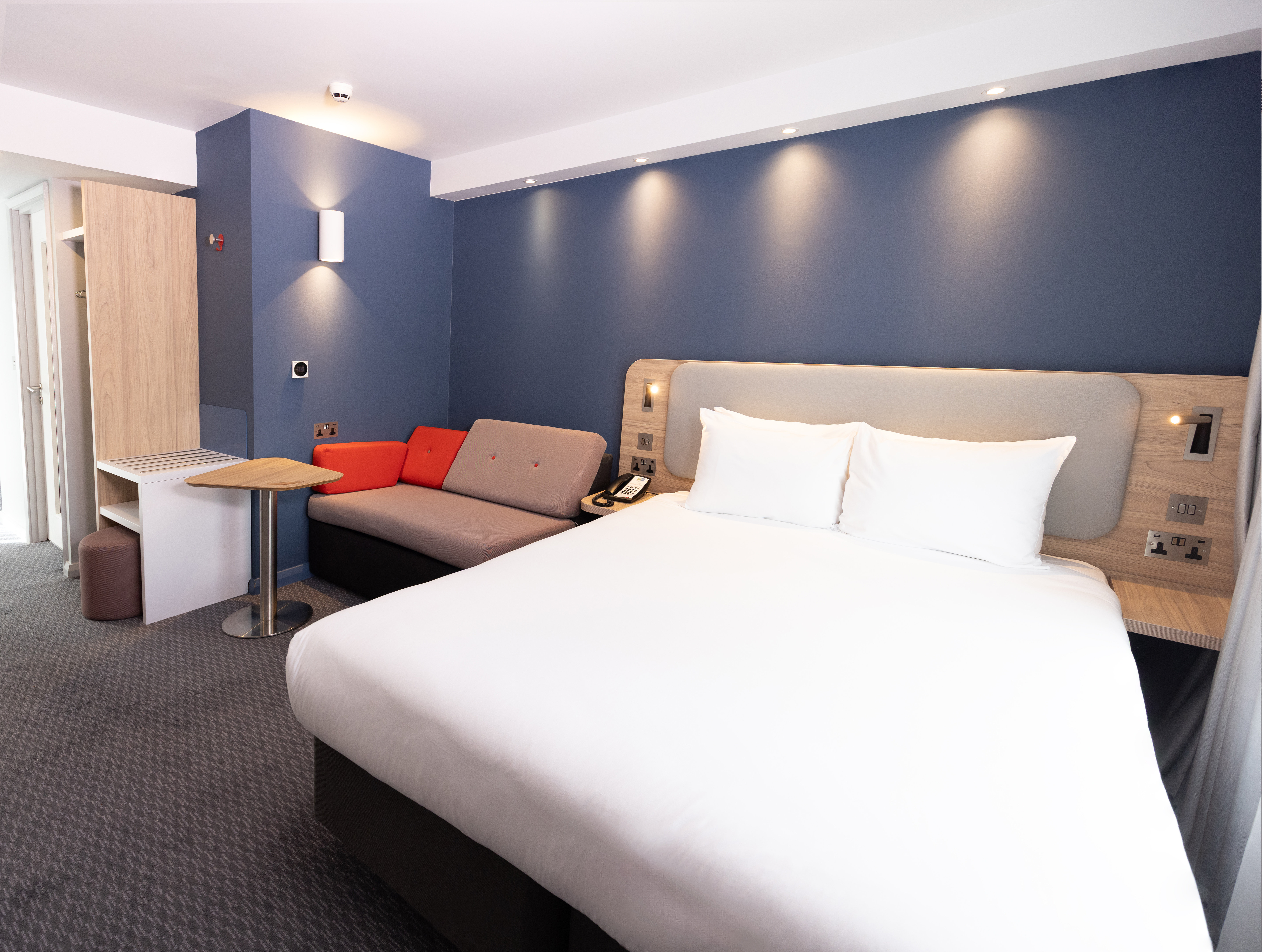 holiday inn express windsor by ihg