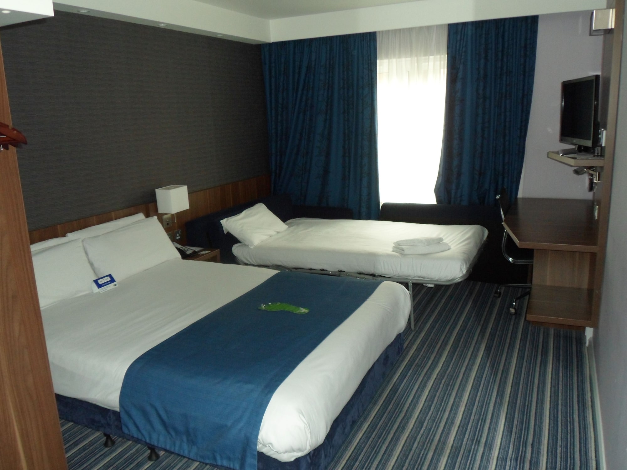 holiday inn express windsor by ihg