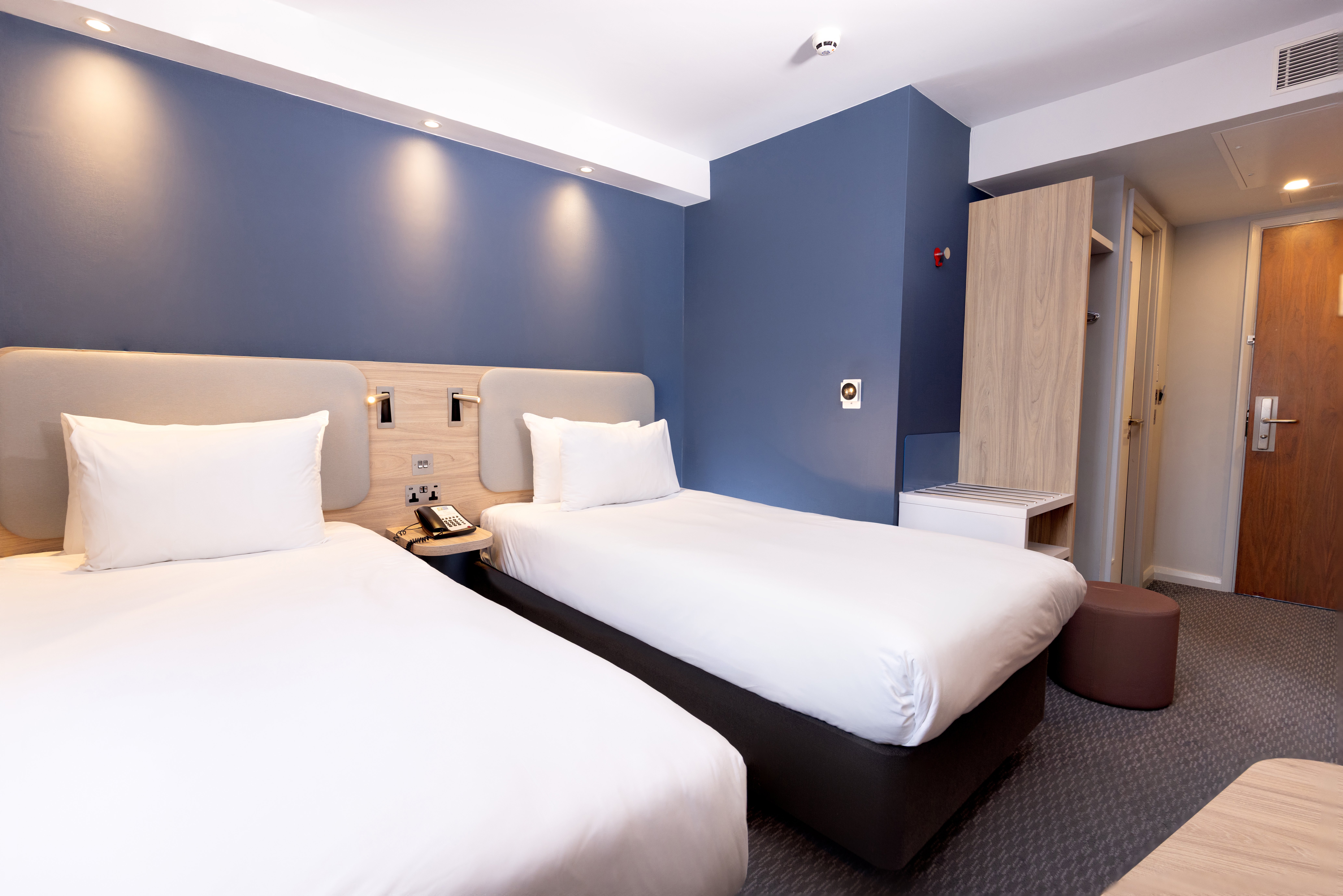 holiday inn express windsor by ihg