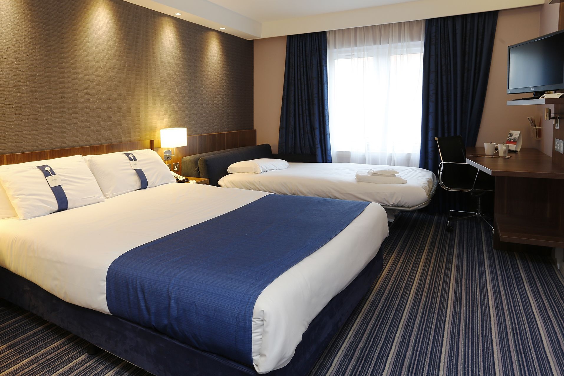 holiday inn express windsor by ihg
