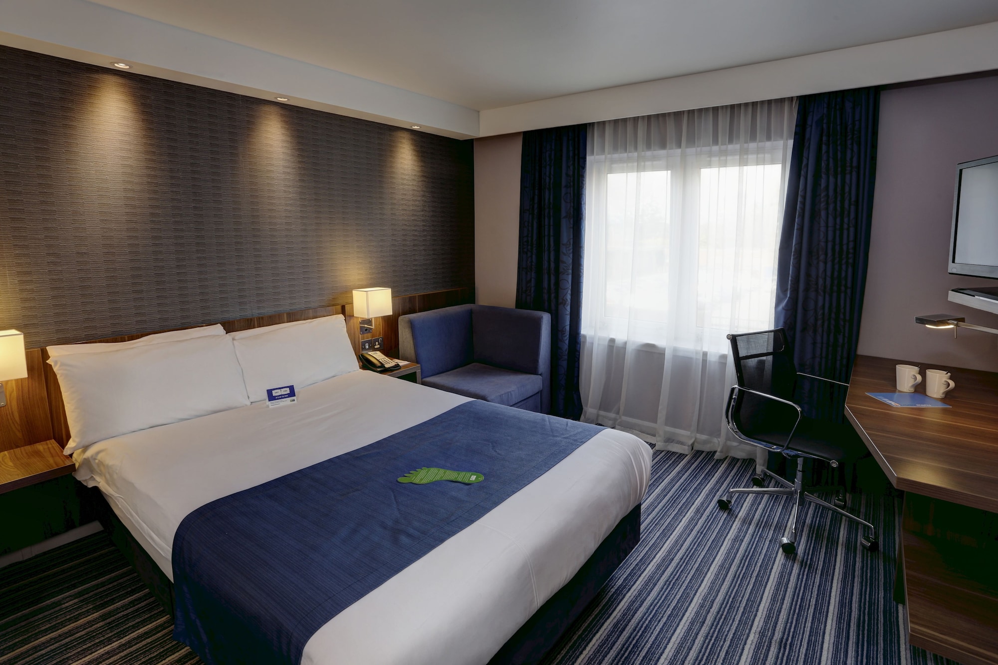 holiday inn express windsor by ihg