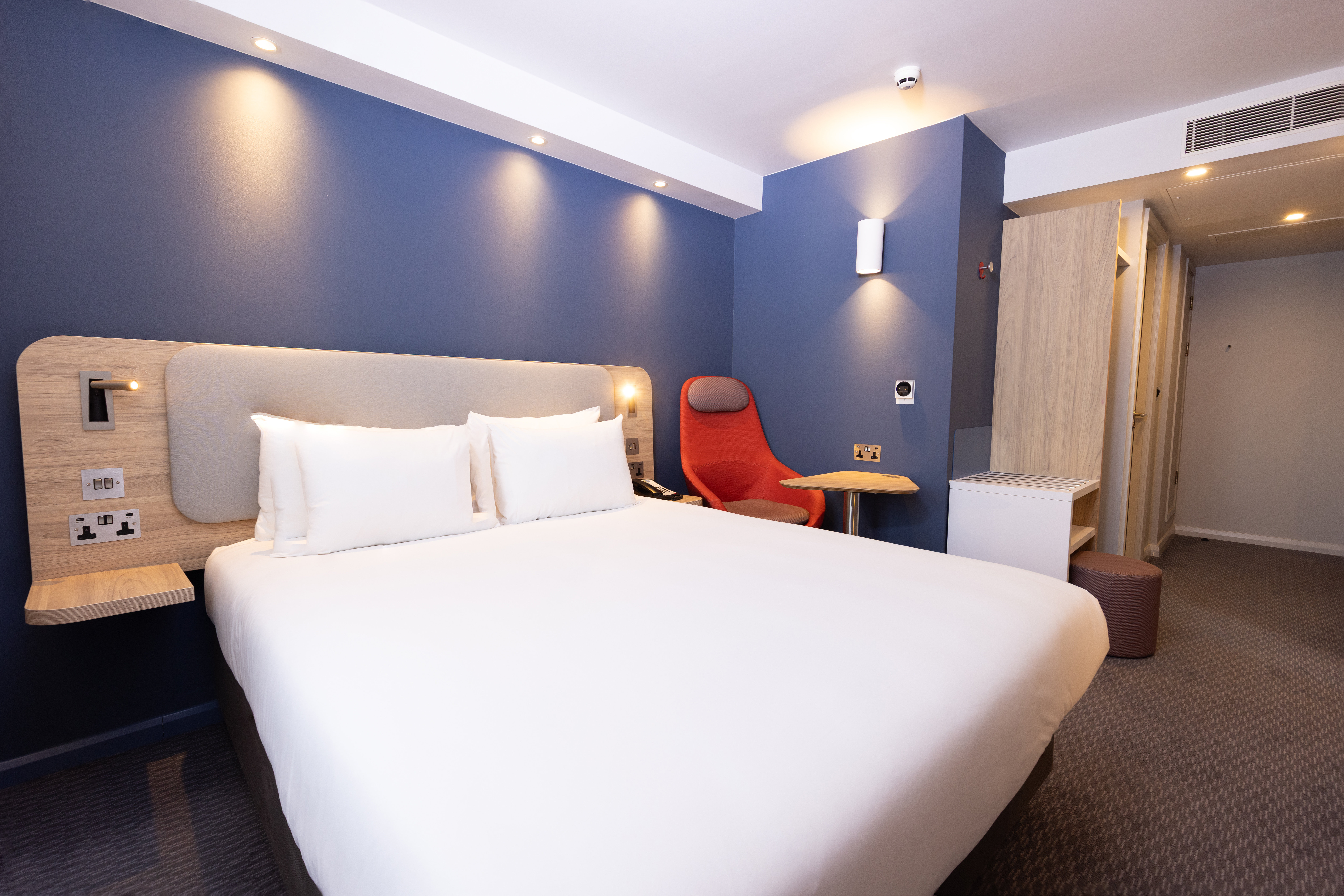 holiday inn express windsor by ihg