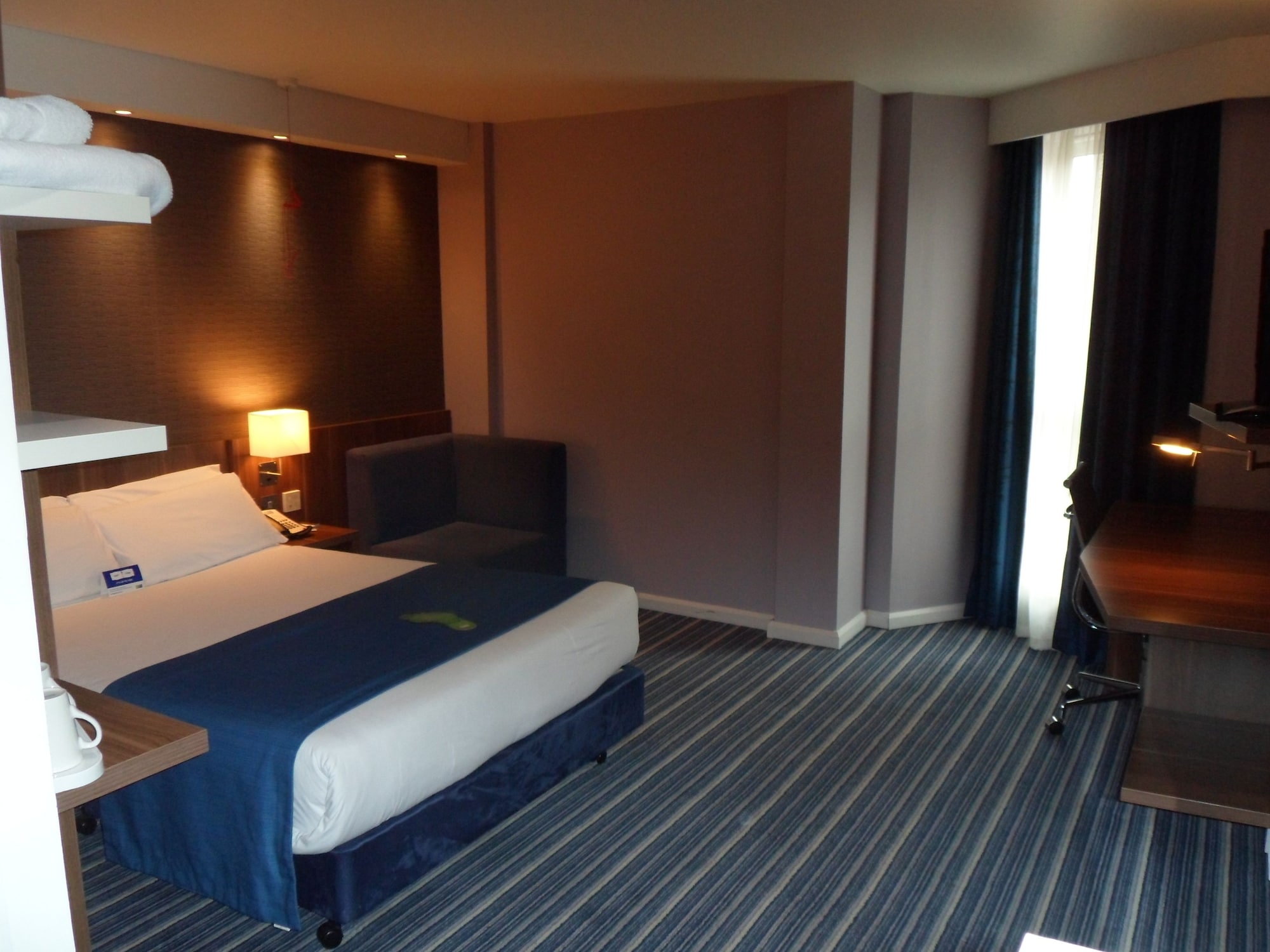 holiday inn express windsor by ihg