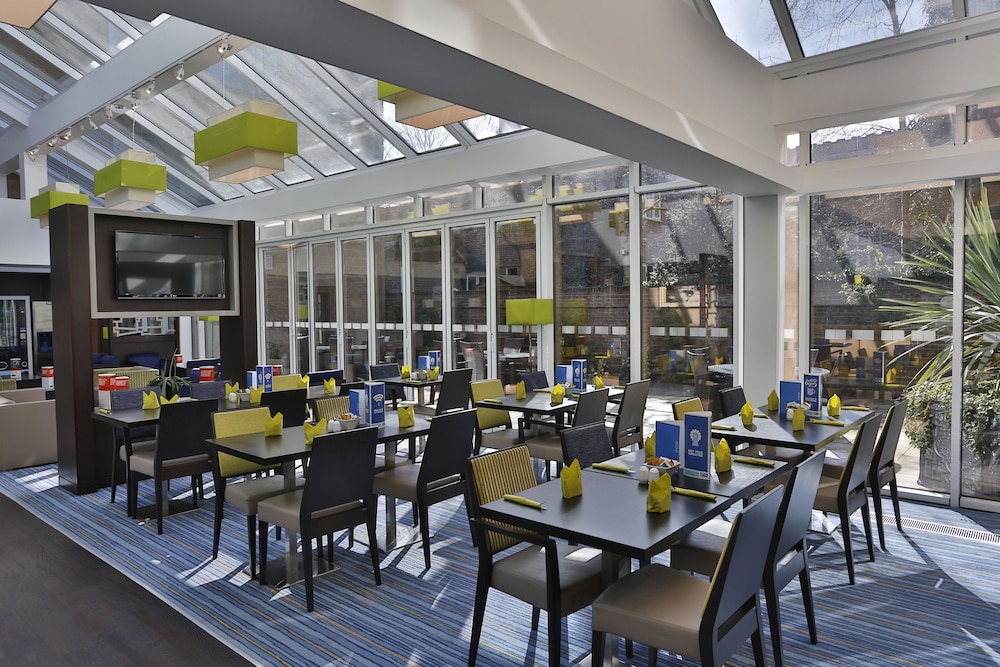 holiday inn express windsor by ihg