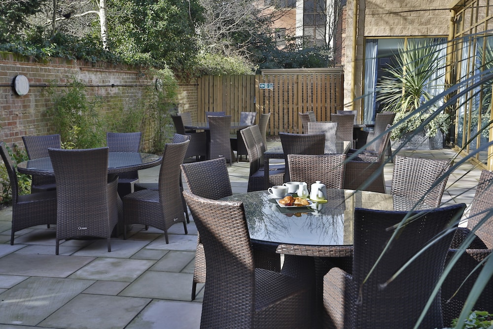 holiday inn express windsor by ihg