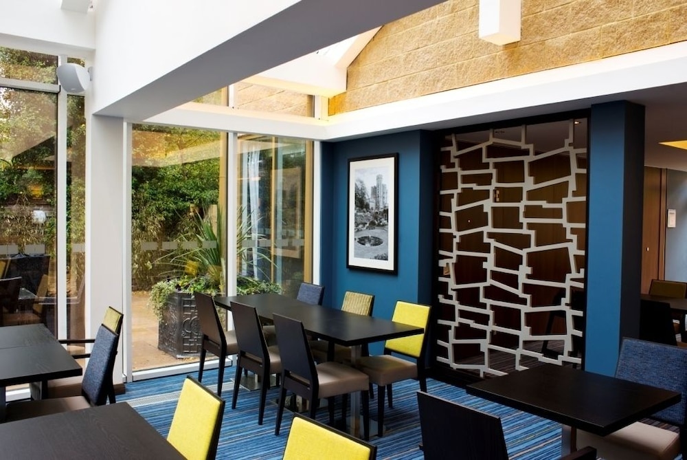holiday inn express windsor by ihg