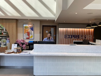 Holiday Inn Express Windsor By Ihg,Egham>>Berkshire,3 star