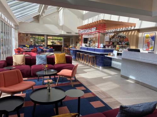 holiday inn express windsor by ihg