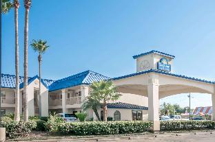 Days Inn & Suites By Wyndham Winnie,Winnie>>Beaumont,2 star