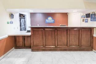Days Inn & Suites By Wyndham Winnie,Winnie>>Beaumont,2 star